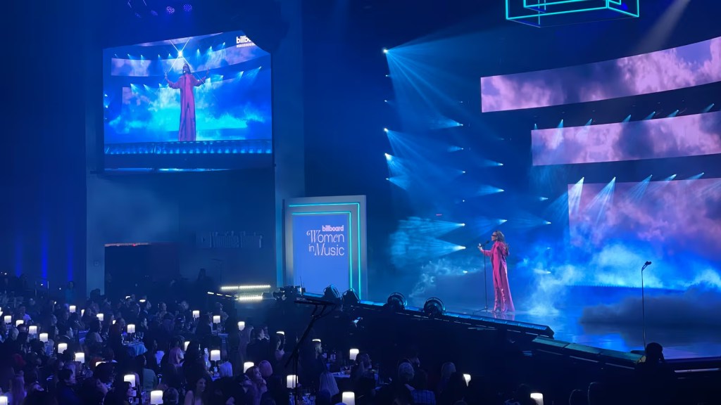 Verses, Visions & the Voice of a Generation: Muni Long Shines as Billboard’s Rising&nbsp;Star.